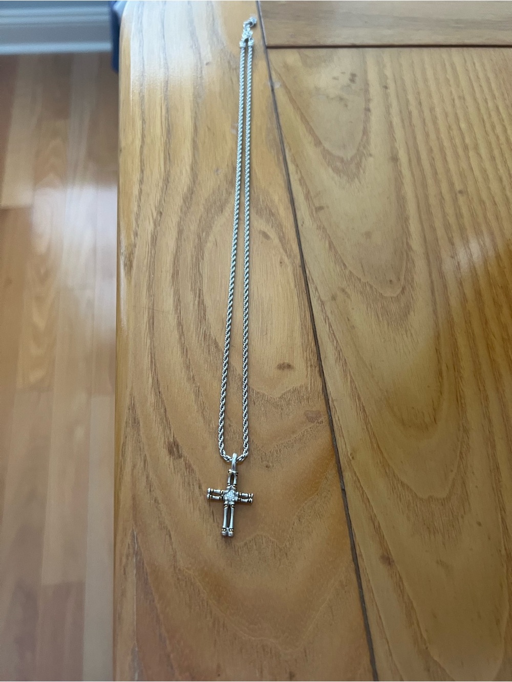 Elegant Silver Cross Pendant Necklace - Women's Classic Religious Jewelry